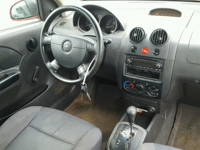 KL1TD56606B589887 - 2006 CHEVROLET AVEO BASE Czerwony zdjęcie 9