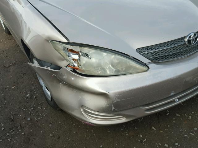 4T1BE32K22U516457 - 2002 TOYOTA CAMRY LE SILVER photo 9