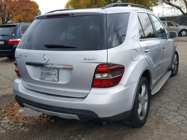 4JGBB22E98A321754 - 2008 MERCEDES-BENZ ML 320 CDI SILVER photo 4