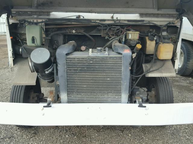 4UZA4FA45XCA64135 - 1999 FREIGHTLINER CHASSIS M WHITE photo 7