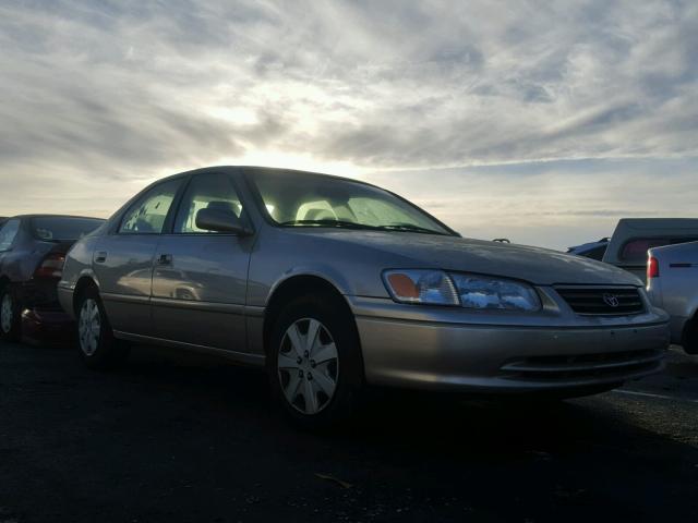 4T1BG22K01U773930 - 2001 TOYOTA CAMRY CE TAN photo 1