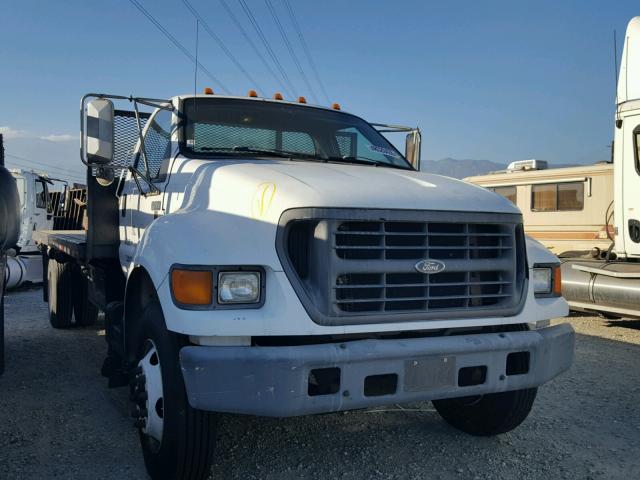 3FDNF6540YMA03035 - 2000 FORD F650 SUPER WHITE photo 1