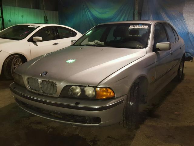 WBADM6337XBY30162 - 1999 BMW 528 I AUTO SILVER photo 2