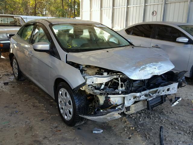 1FAHP3F20CL225147 - 2012 FORD FOCUS SE SILVER photo 1