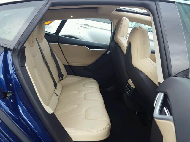 5YJSA1E22GF133635 - 2016 TESLA MODEL S ლურჯი ფოტო 6