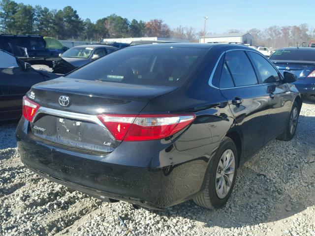 4T1BF1FKXHU291371 - 2017 TOYOTA CAMRY LE 黑色 照片 4
