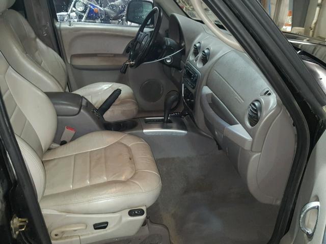 1J4GL58K54W236004 - 2004 JEEP LIBERTY LI BLACK photo 5