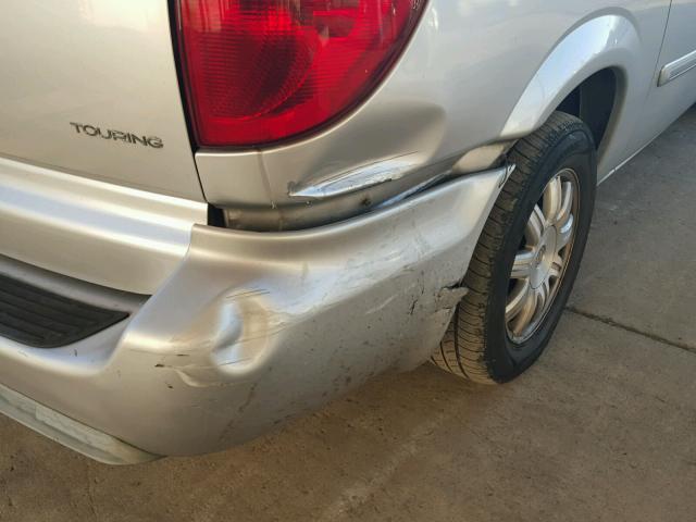 2A4GP54L46R858205 - 2006 CHRYSLER TOWN & COU 银色 照片 9