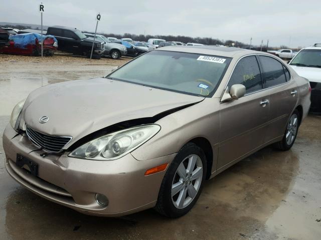 JTHBA30G055100189 - 2005 LEXUS ES 330 GOLD photo 2