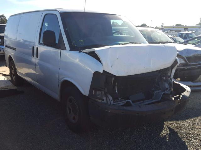 1GTEG15X331184457 - 2003 GMC SAVANA G15 WHITE photo 1