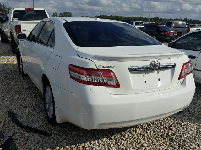 4T1BF3EK9AU533246 - 2010 TOYOTA CAMRY BASE WHITE photo 3