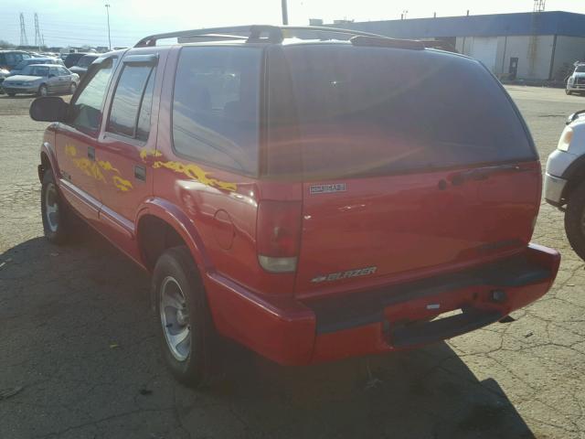 1GNCS13W32K200995 - 2002 CHEVROLET BLAZER RED photo 3