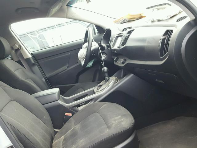 KNDPB3A22D7448103 - 2013 KIA SPORTAGE B SILVER photo 5