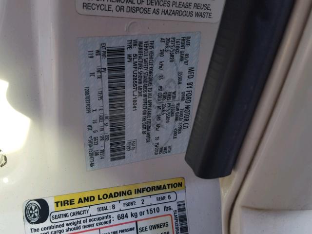 5LMFU28557LJ18041 - 2007 LINCOLN NAVIGATOR Biały zdjęcie 10