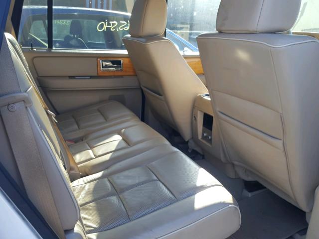 5LMFU28557LJ18041 - 2007 LINCOLN NAVIGATOR Biały zdjęcie 6