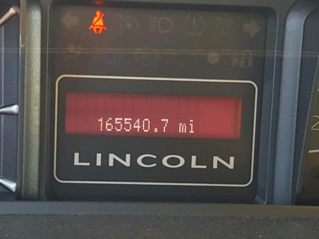 5LMFU28557LJ18041 - 2007 LINCOLN NAVIGATOR Biały zdjęcie 8