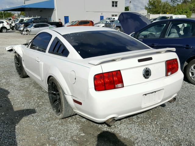 1ZVFT82H965231801 - 2006 FORD MUSTANG GT WHITE photo 3