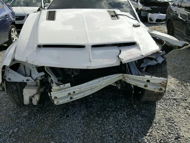 1ZVFT82H965231801 - 2006 FORD MUSTANG GT WHITE photo 9