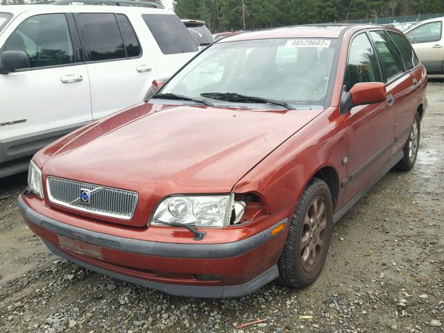 YV1VW2557YF459145 - 2000 VOLVO V40 RED photo 2