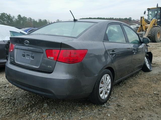 KNAFU4A28D5731349 - 2013 KIA FORTE EX GRAY photo 4