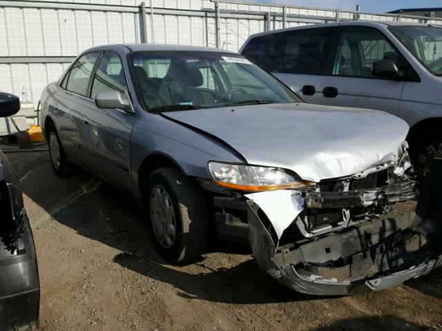 1HGCG564XWA254092 - 1998 HONDA ACCORD LX SILVER photo 1