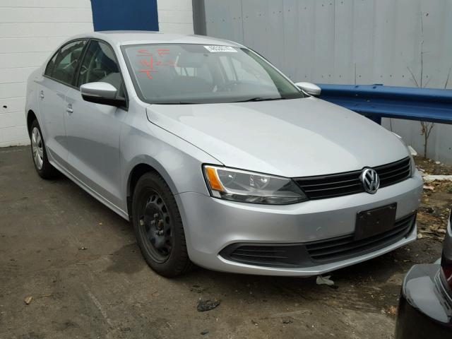 3VWD17AJ6EM359112 - 2014 VOLKSWAGEN JETTA SE Gümüş foto 1