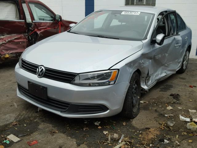 3VWD17AJ6EM359112 - 2014 VOLKSWAGEN JETTA SE SILVER photo 2