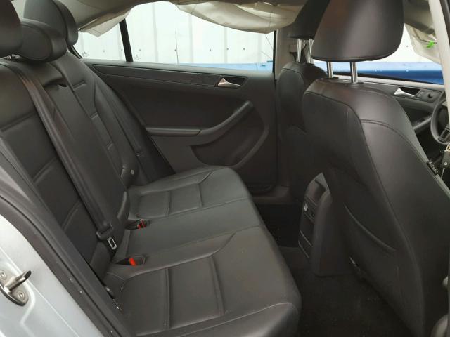 3VWD17AJ6EM359112 - 2014 VOLKSWAGEN JETTA SE Gümüş foto 6