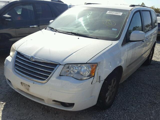 2A4RR5D10AR213576 - 2010 CHRYSLER TOWN & COU WHITE photo 2