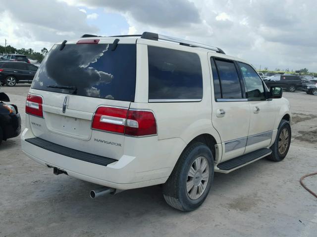 5LMFU27537LJ21151 - 2007 LINCOLN NAVIGATOR WHITE photo 4