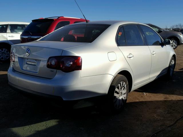 3VWJX7AJ7AM065536 - 2010 VOLKSWAGEN JETTA S SILVER photo 4