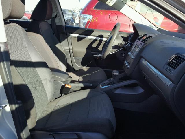 3VWJX7AJ7AM065536 - 2010 VOLKSWAGEN JETTA S Gümüş foto 5