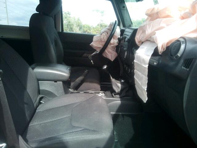 1C4AJWAG4DL613811 - 2013 JEEP WRANGLER S GRAY photo 5