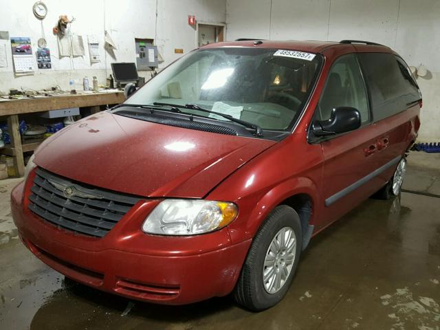 1A4GJ45R47B203718 - 2007 CHRYSLER TOWN & COU RED photo 2