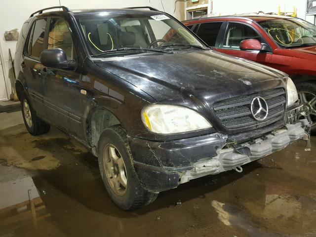 4JGAB54EXYA153150 - 2000 MERCEDES-BENZ ML 320 BLACK photo 1