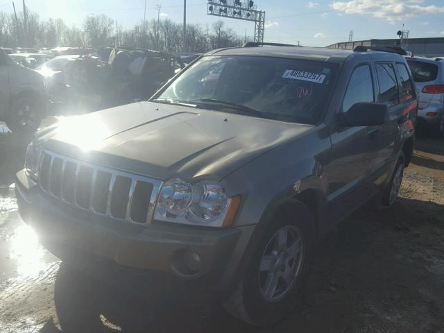 1J4GR48K26C147990 - 2006 JEEP GRAND CHER TAN photo 2