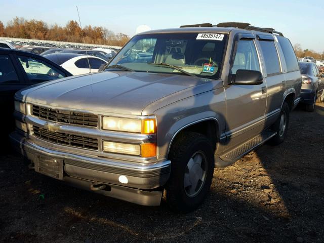 1GNEK13R4XJ568893 - 1999 CHEVROLET TAHOE K150 BEIGE photo 2