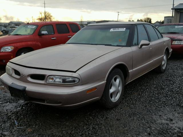 1G3HY52K1W4861941 - 1998 OLDSMOBILE LSS SILVER photo 2