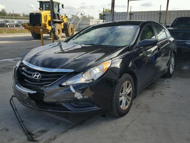 5NPEB4AC2DH676667 - 2013 HYUNDAI SONATA GLS BLACK photo 2