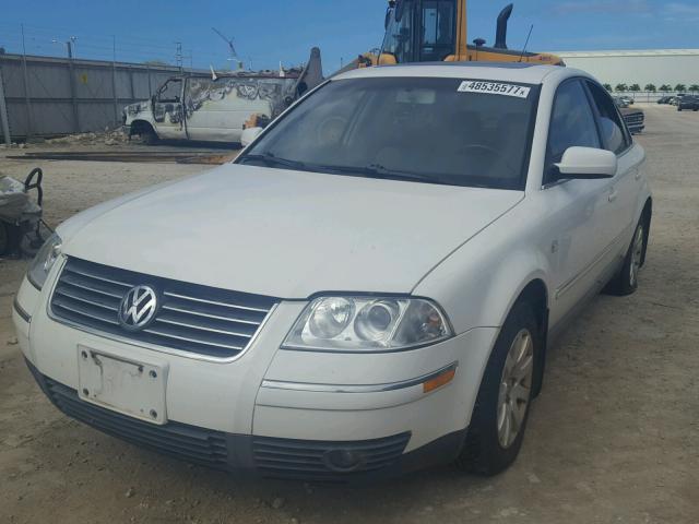 WVWPD63B03P198769 - 2003 VOLKSWAGEN PASSAT GLS WHITE photo 2