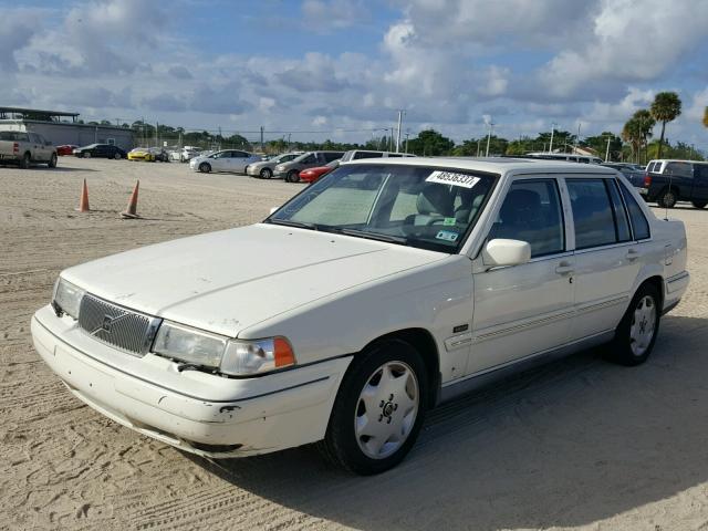 YV1KS9601T1092940 - 1996 VOLVO 960 WHITE photo 2