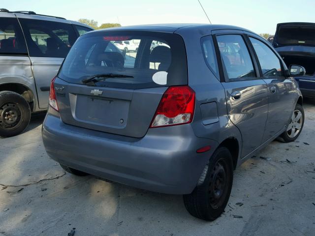 KL1TD66628B222773 - 2008 CHEVROLET AVEO BASE GRAY photo 4