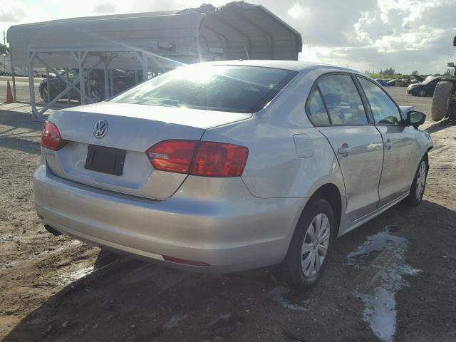 3VW2K7AJ9DM293576 - 2013 VOLKSWAGEN JETTA BASE SILVER photo 4