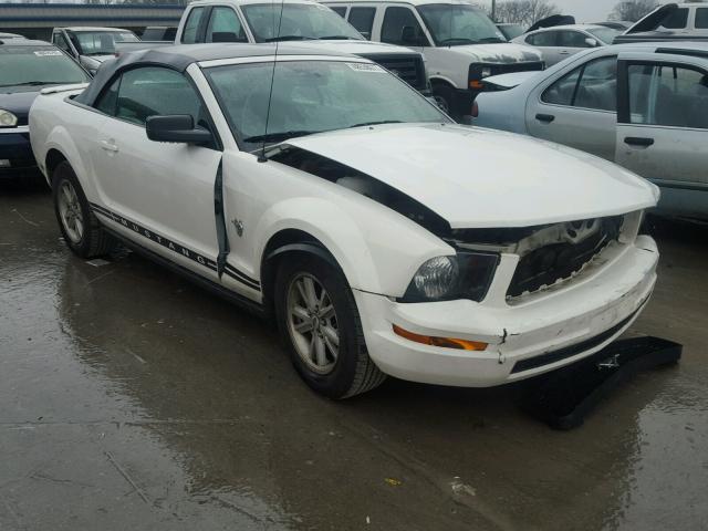 1ZVHT84N595108268 - 2009 FORD MUSTANG WHITE photo 1