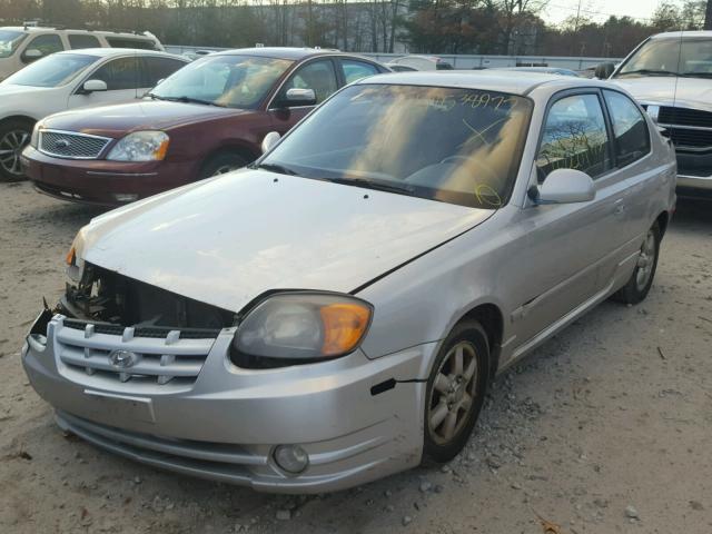 KMHCG35C65U324482 - 2005 HYUNDAI ACCENT GS SILVER photo 2