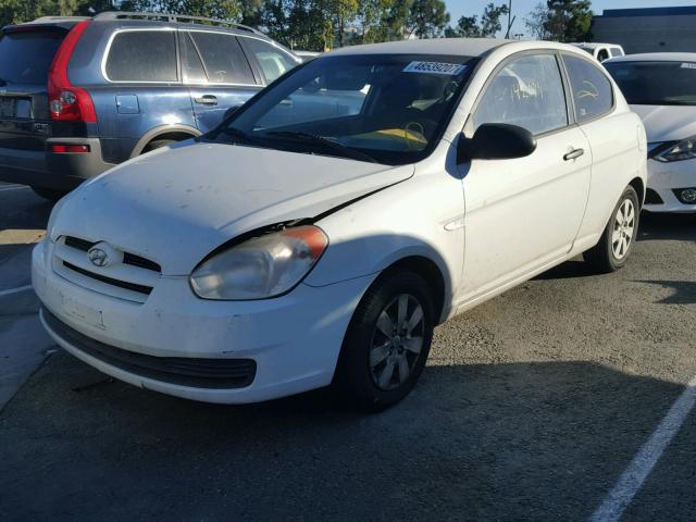 KMHCM36CX9U128395 - 2009 HYUNDAI ACCENT GS WHITE photo 2