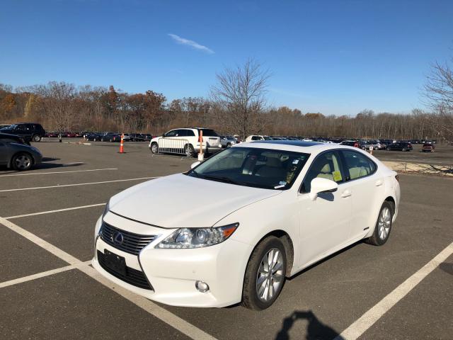 JTHBW1GG9D2006999 - 2013 LEXUS ES 300H WHITE photo 2