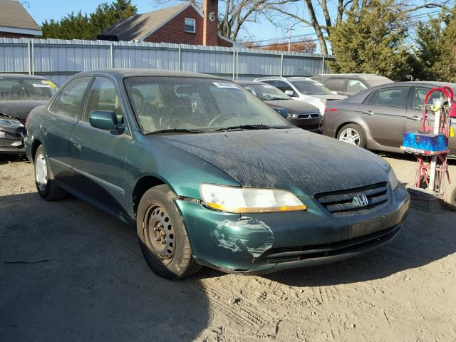 1HGCG16472A043595 - 2002 HONDA ACCORD LX GREEN photo 1