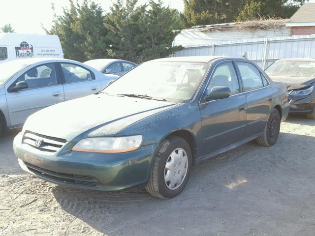 1HGCG16472A043595 - 2002 HONDA ACCORD LX GREEN photo 2