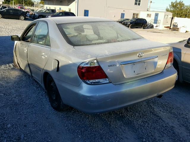 4T1BE32K15U611421 - 2005 TOYOTA CAMRY LE SILVER photo 3